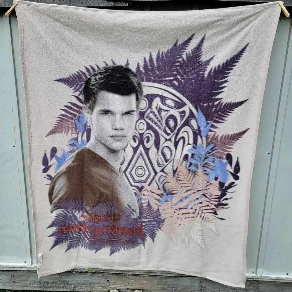 Twilight Breaking Dawn Beige Fleece Throw Jacob Black - 50
